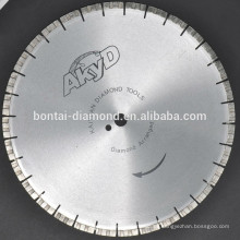 Hoja de sierra de diamante para corte rápido de hormigón armado con segmentos de disposición de diamante